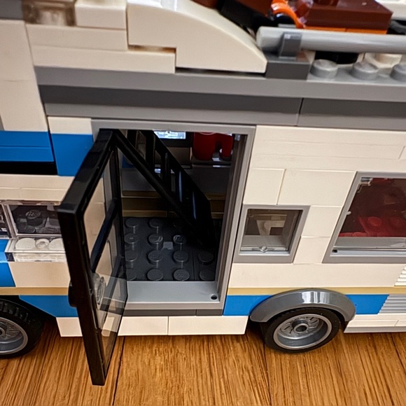 Lego RV Limited edition Collectors Family Caravan Holiday Complete building set - Picture 8 of 10